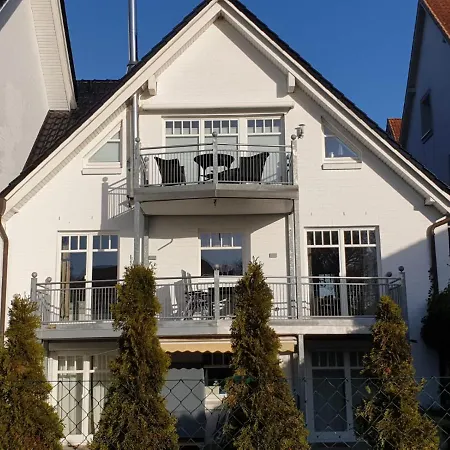 Strandallee 150a Lejlighed *